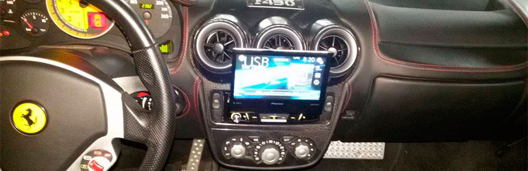 Multimedia con sistema de navegación en Ferrari